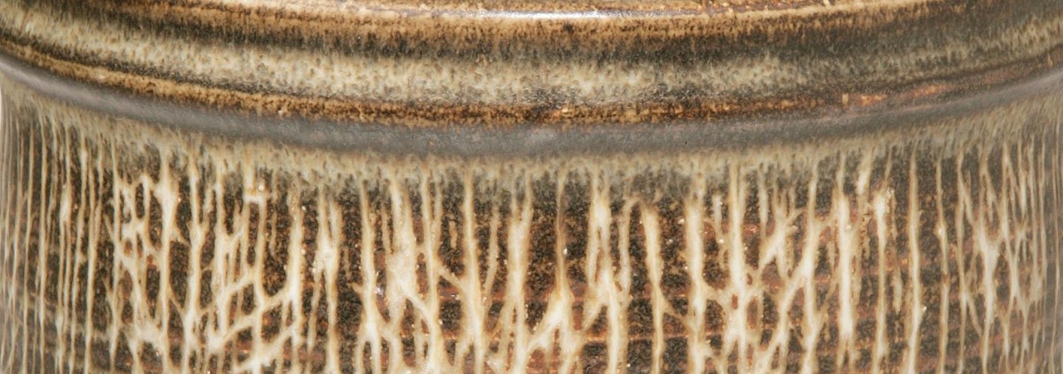 Bowl (detail), Vivika and Otto Heino, 20th Century, U.S.A., clay. Collection Mingei International Museum. Gift of Roy Leeper and Gaylord Hall. Photo by Lynton Gardiner. 1996-32-009.