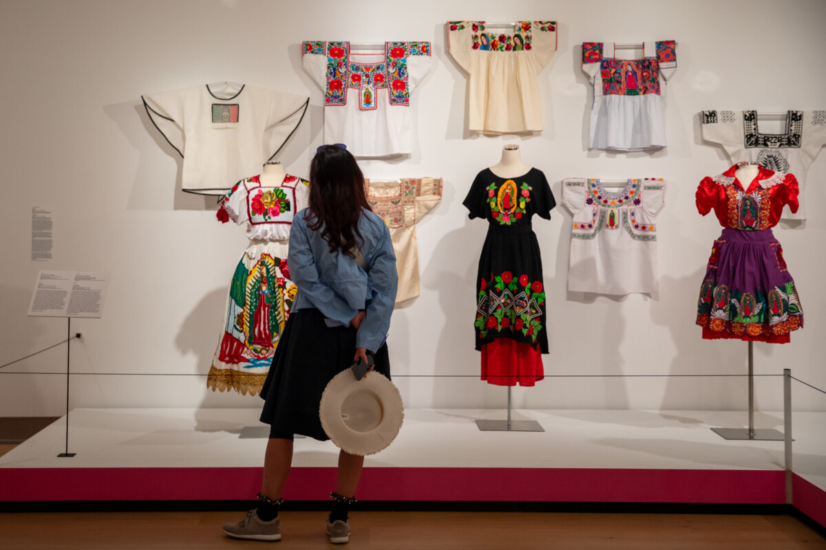 Reina Martínez Vásquez, designed by Epifanio Gómez Jiménez. Blouse of commercial unbleached muslin, hand-led machine embroidered with commercial cotton. Collection of Linda Hanna. Image courtesy of Judith Romero.