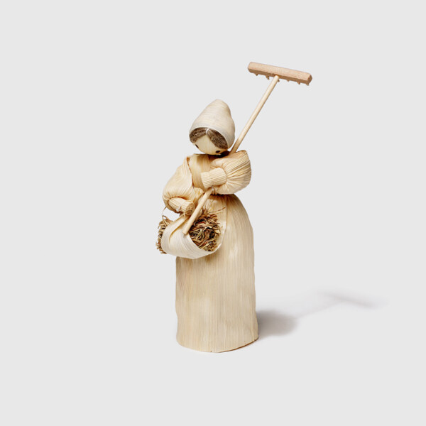 Doll-Corn Husk, Unidentified Maker, Czech Republic, late 20th Century. Gift of Hope and Roy Turney, 1996-23-580A.